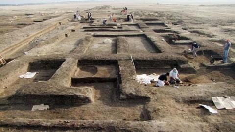 اكتشاف مقر الجيش المصري في عصر الفراعنة بشمال سيناء اكتشاف مقر الجيش المصري في عصر الفراعنة بشمال سيناء