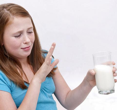 الاكثار من تناول الحليب مضر للصحة الاكثار من تناول الحليب مضر للصحة